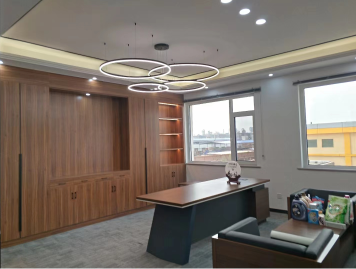 經(jīng)理.png 經(jīng)理.png